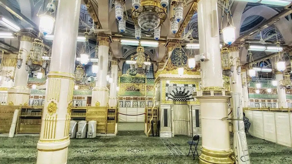 6 Tiang Raudhah Masjid Nabawi