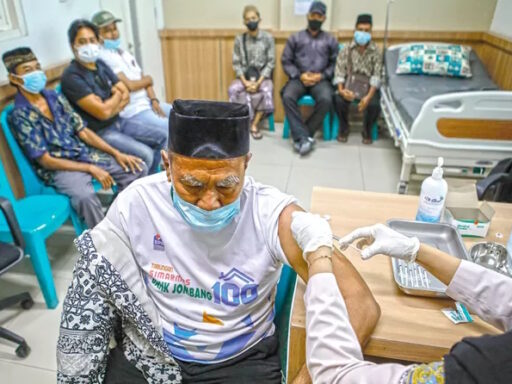 Ketentuan Baru Jamaah Umroh harus divaksinasi Meningitis sebelum Keberangkatan