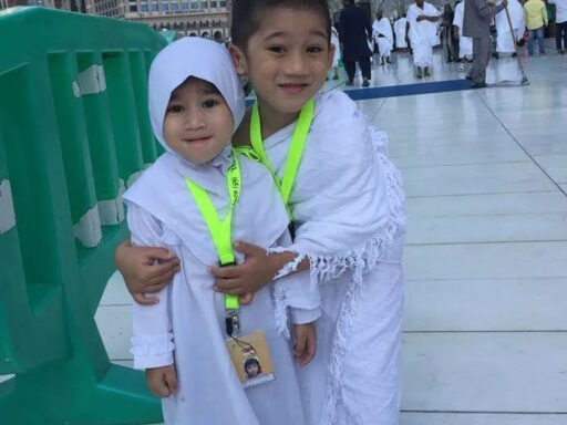 Umrah bersama anak dan keluarga